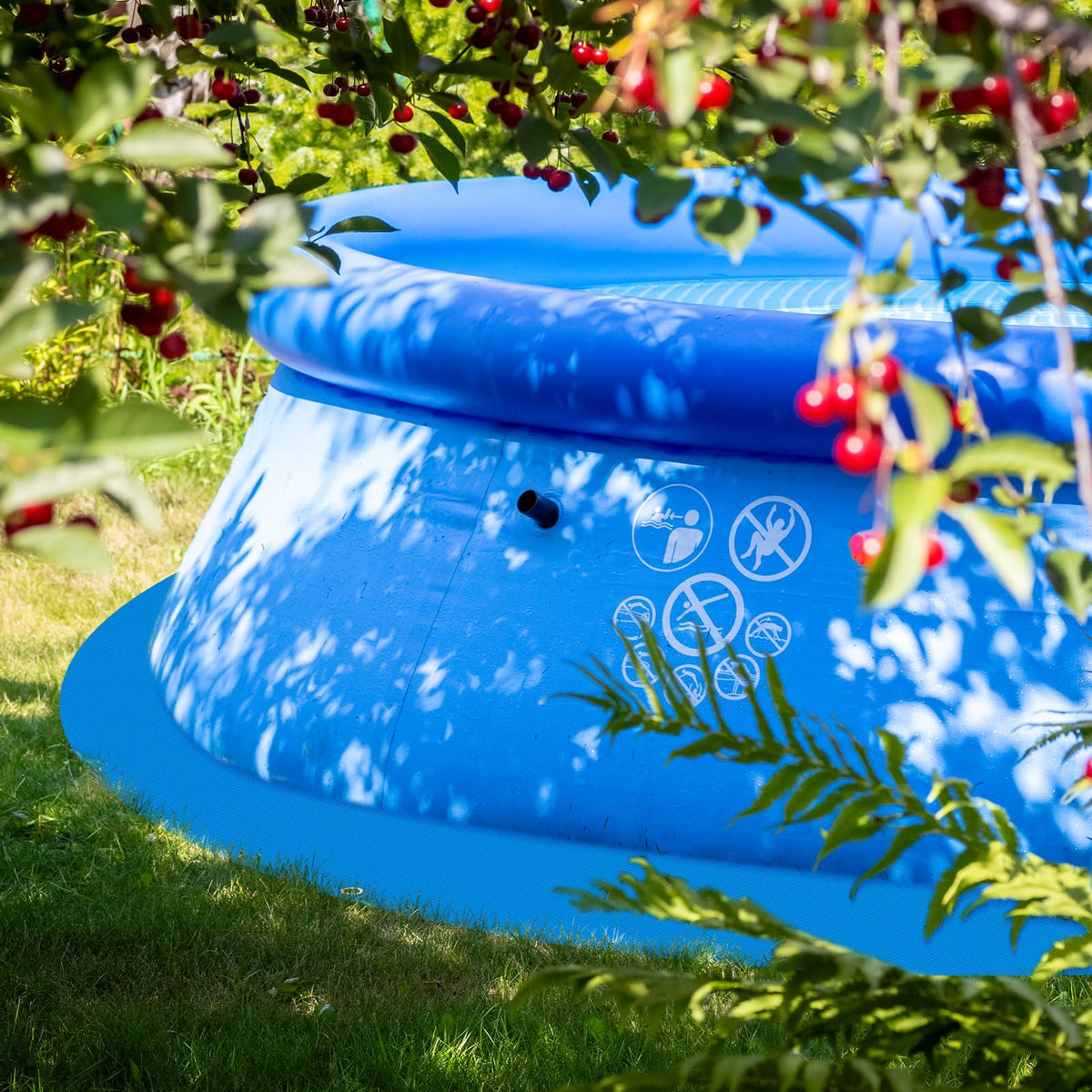 UJG multi-use outdoor ground cloth suitable for camping and covers.
