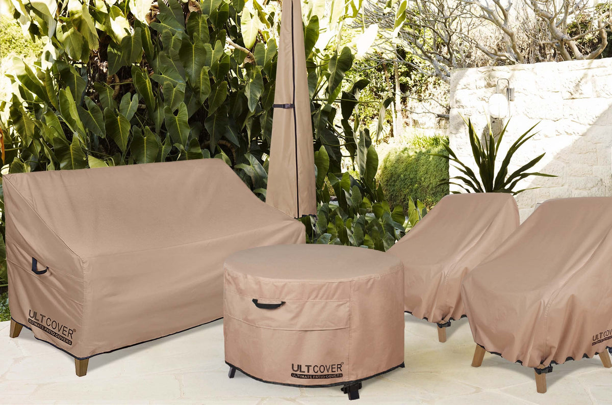 ULTCOVER durable 600D polyester fabric provides weather-ready protection.