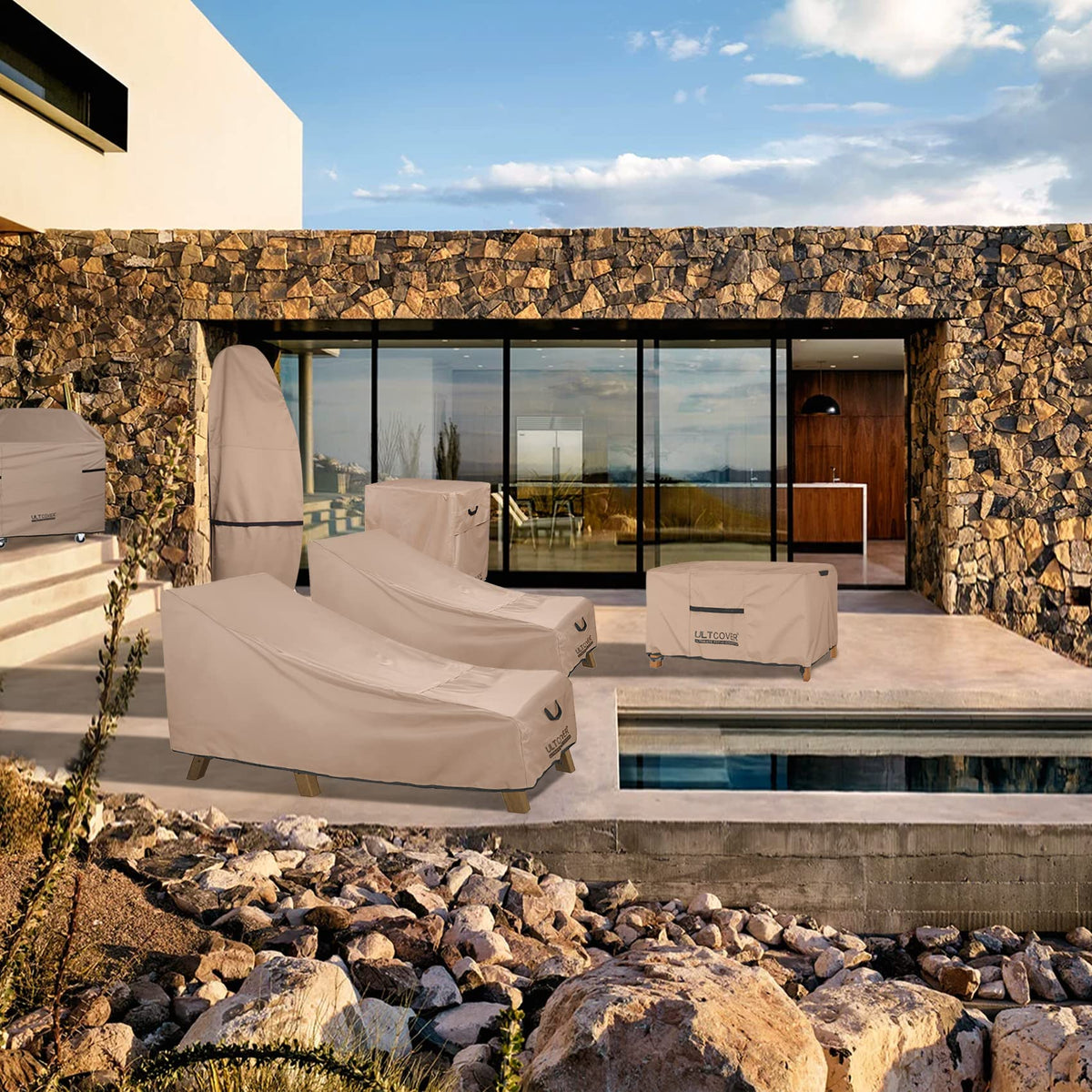 Designed for bulky outdoor lounges up to 64 inches long.