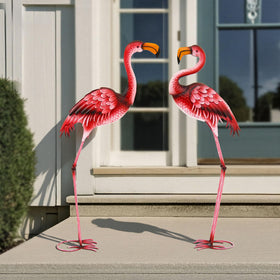 Ultym gift-ready flamingo statue for housewarmings and garden lovers.