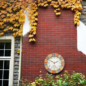 UMEXUS 13-inch clock dial closeup showing clear Arabic numerals for quick time checks.