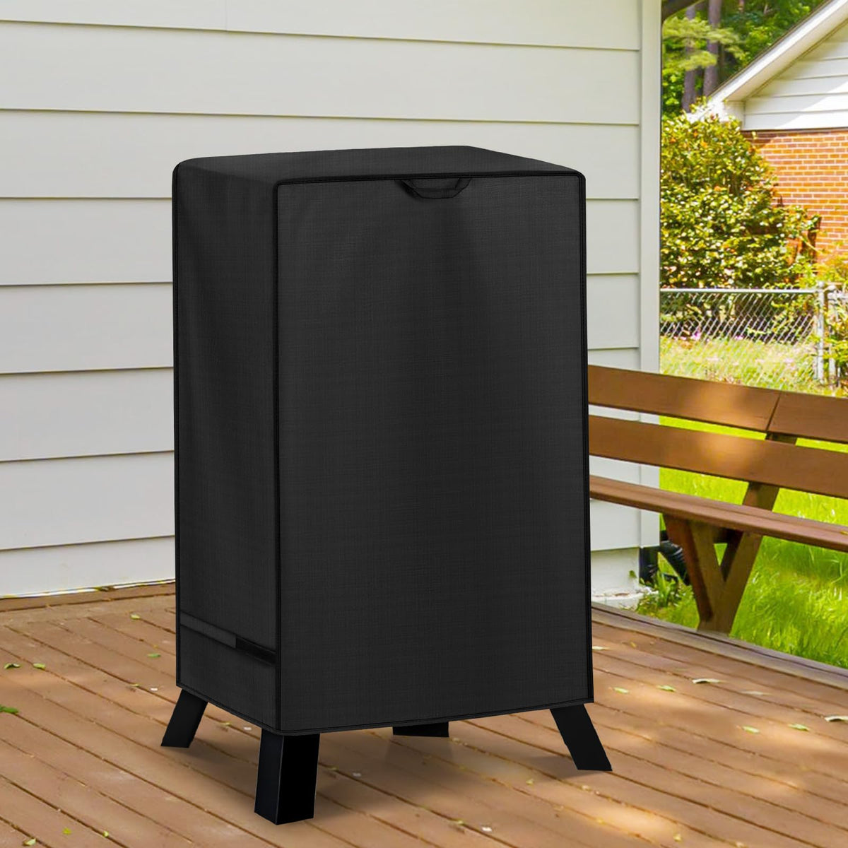 Designed to fit Masterbuilt 40-inch smokers with snug coverage