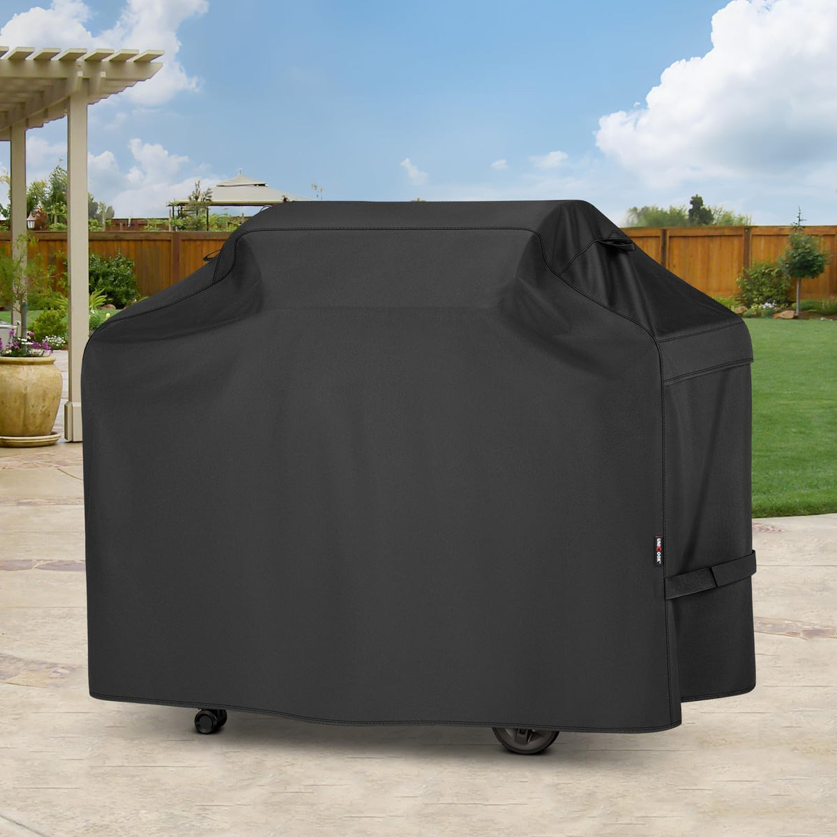 Unicook side-handles offer easy on/off during grill cleaning
