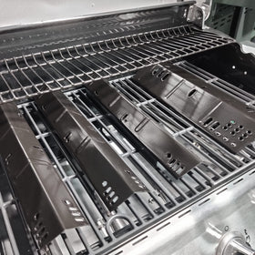 Easy-clean surface on Uniflasy plates, ideal for quick post-cook maintenance.