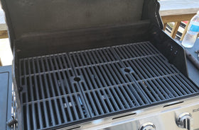 Uniflasy crossover tube supports consistent heat flow for steady cooking.
