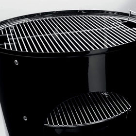 Uniflasy raised-side-handles design; add charcoal without removing grate.
