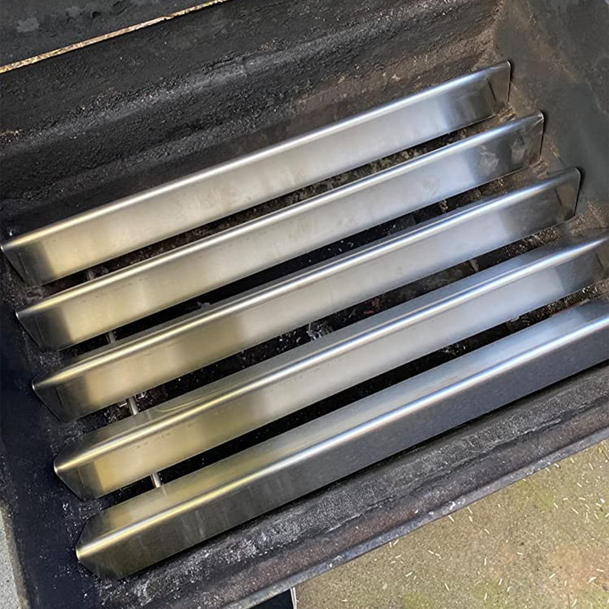 Uniflasy hardware pack included with screws and fittings for a complete refresh.