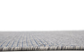 Unique Loom color-contrast light-gray ivory decor elevates any space.
