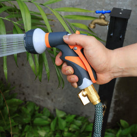 UNWAVER telescopic hose connector attached to faucet with 3/4 in GHT compatibility