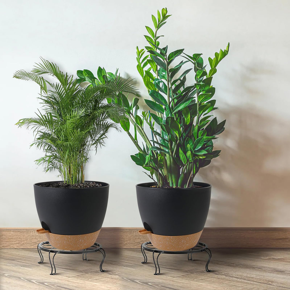 UOUZ planter with removable leakproof saucer to protect surfaces.