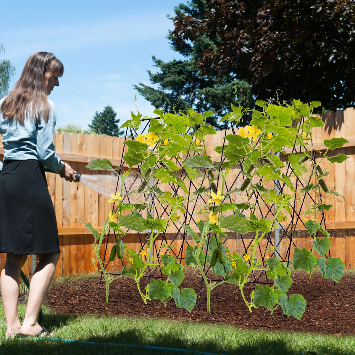 UrGROWA Cucumber Trellis free-installation size shows ready-to-use design for quick setup