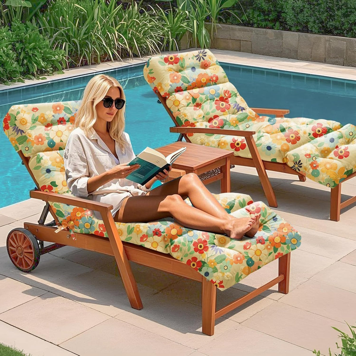 Uthem Daisy cushion side view highlights anti-slip back cover for secure seating.