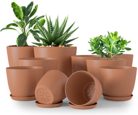 Utopia Home 7-inch plant pot with drainage for healthier root care.