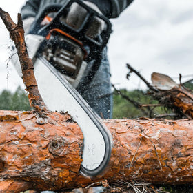 V-MODEST lubrication grooves reduce friction during use