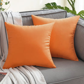 VAKADO weatherproof polyester fabric protects cushions from sun and rain.