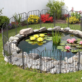 VANCASTLE ten-panel assembly provides scalable garden edging length