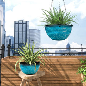 Tabletop-ready Vanslogreen planter with removable chain