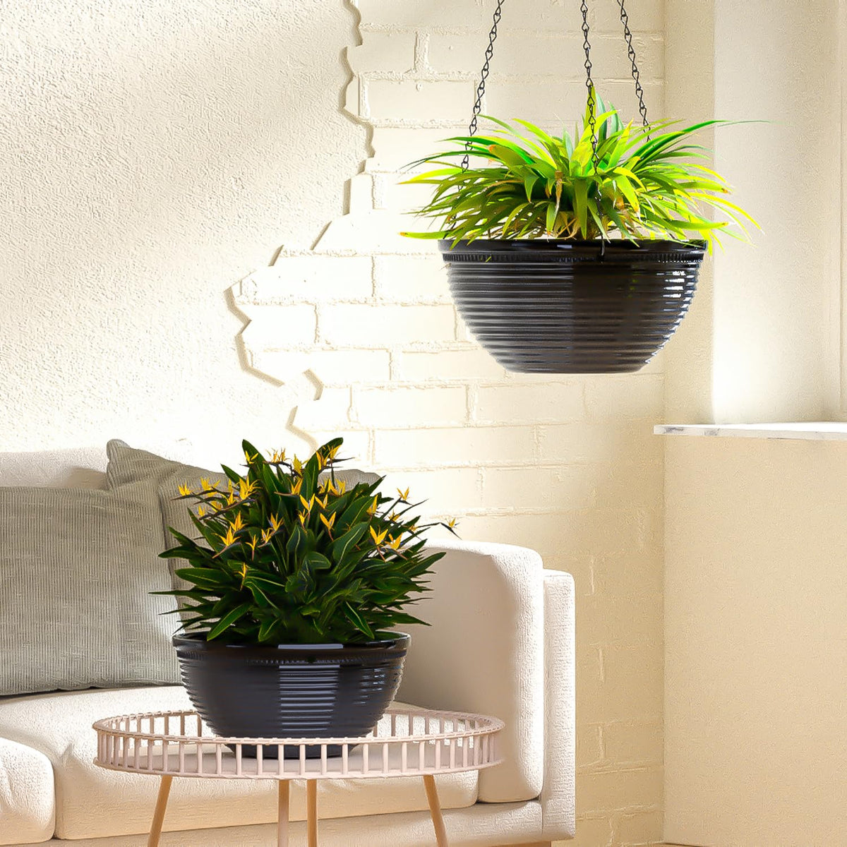 Vanslogreen thick construction ensures durability across seasons and weather.