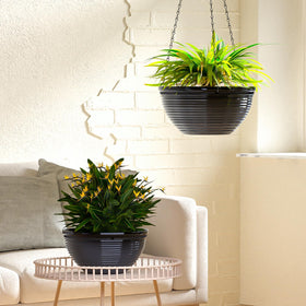 Vanslogreen thick construction ensures durability across seasons and weather.