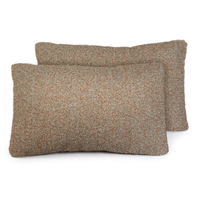 Fade-resistant fabric keeps colors vibrant on sunny patios with Varmoza.