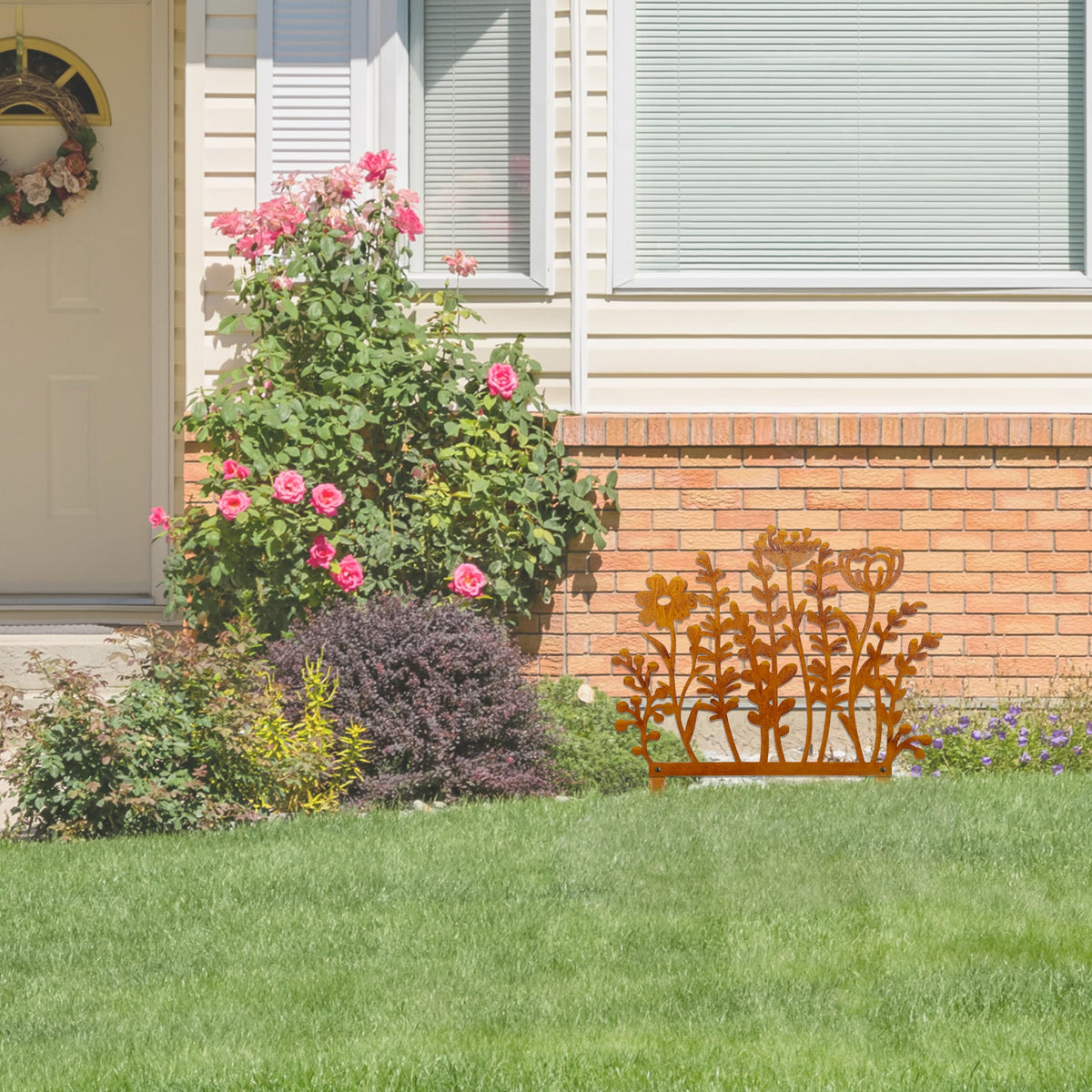 Vausart metal flower yard decor adds visual texture to yards.