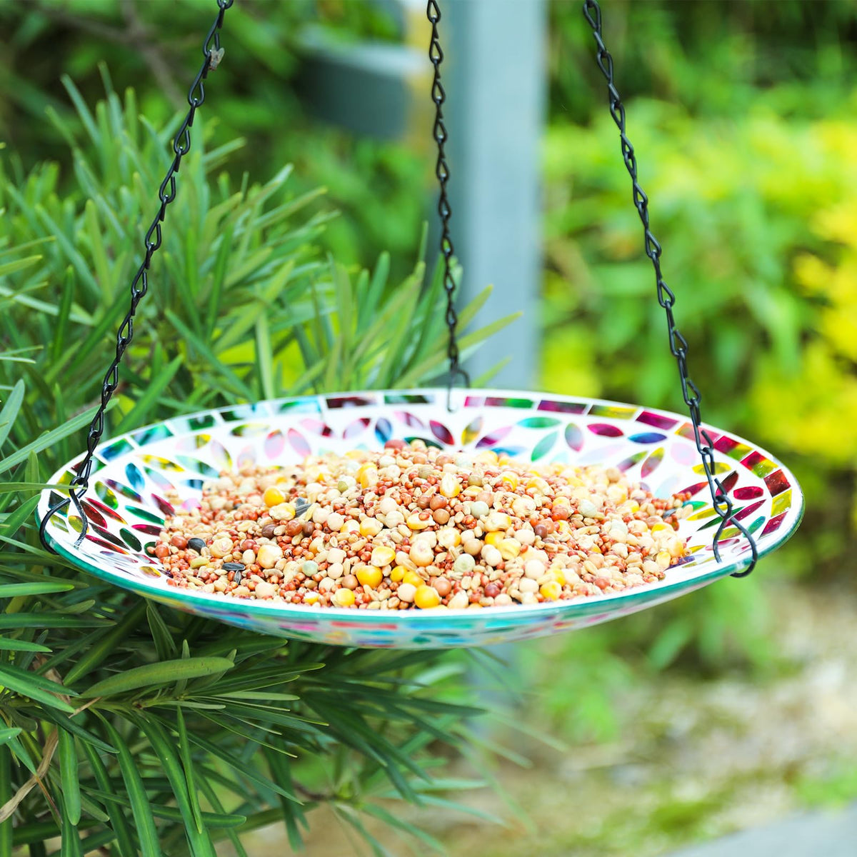 VCUTEKA flower-design birdbath decor adds visual interest while inviting birds to visit.