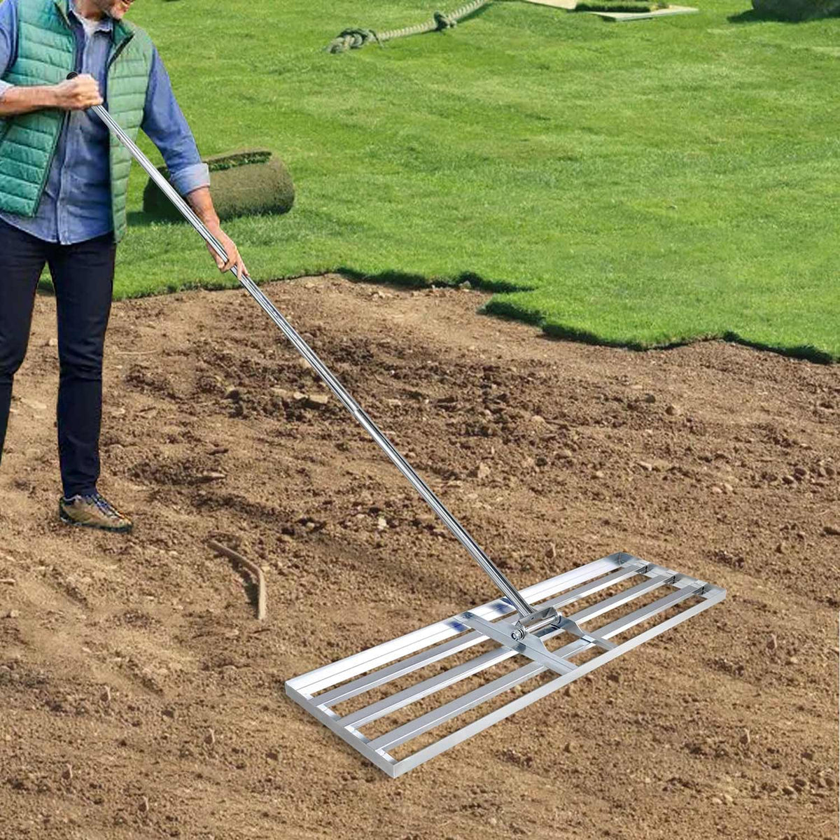 Veltec easy-assembly rake with detachable handle for simple storage.