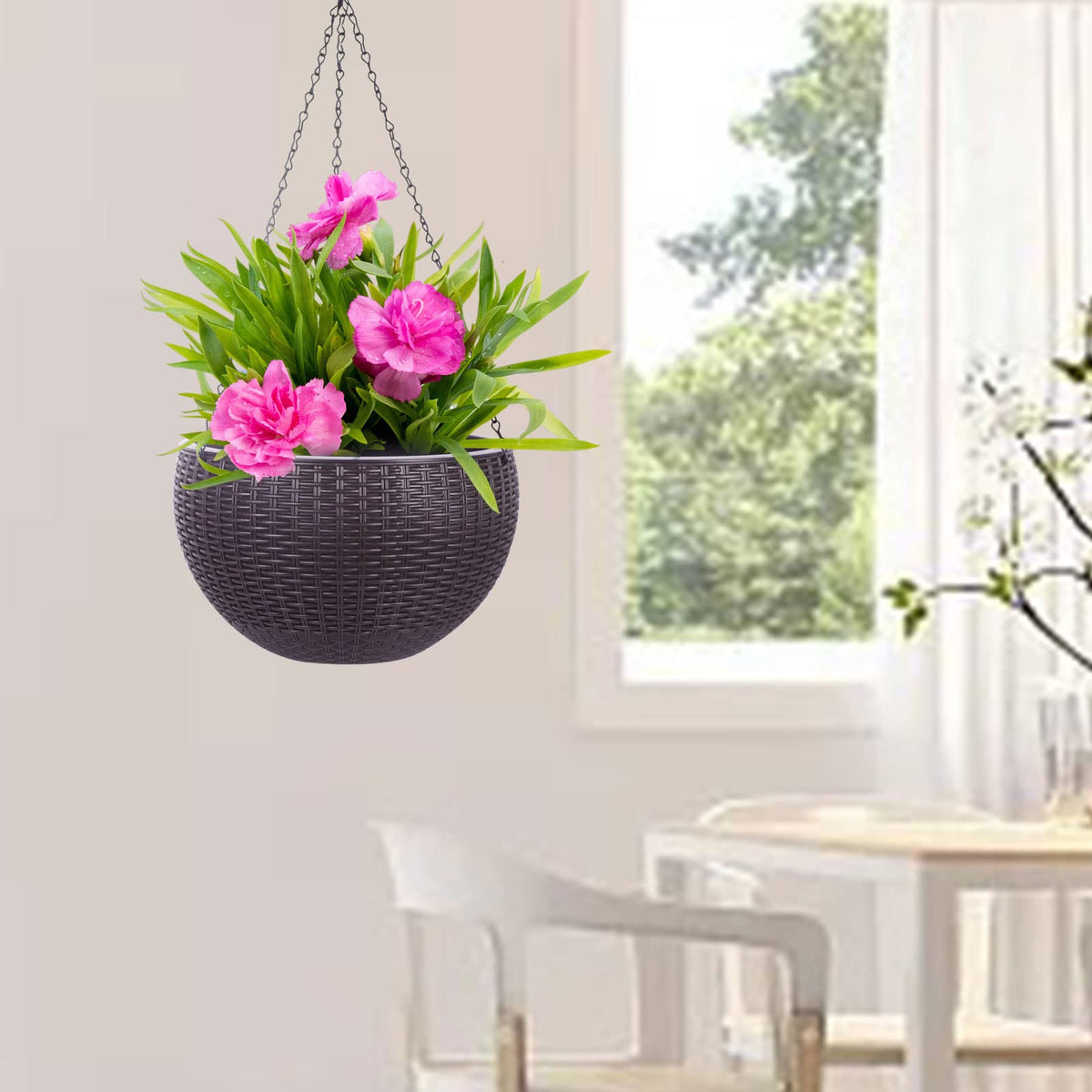 Vencer hanging planter showing drain hole design and plug