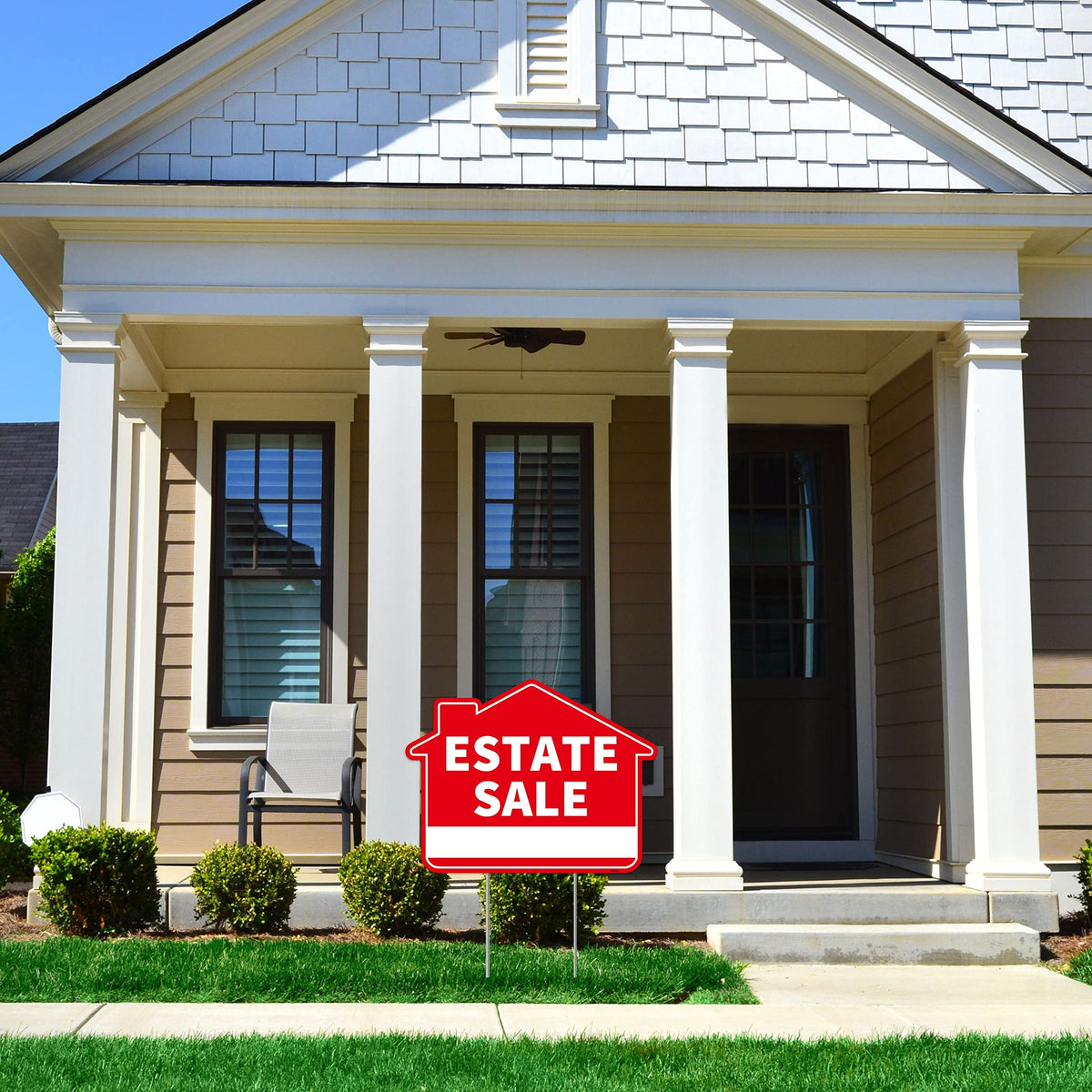 Venicor estate signs in use on a lawn attract attention while staying securely displayed.