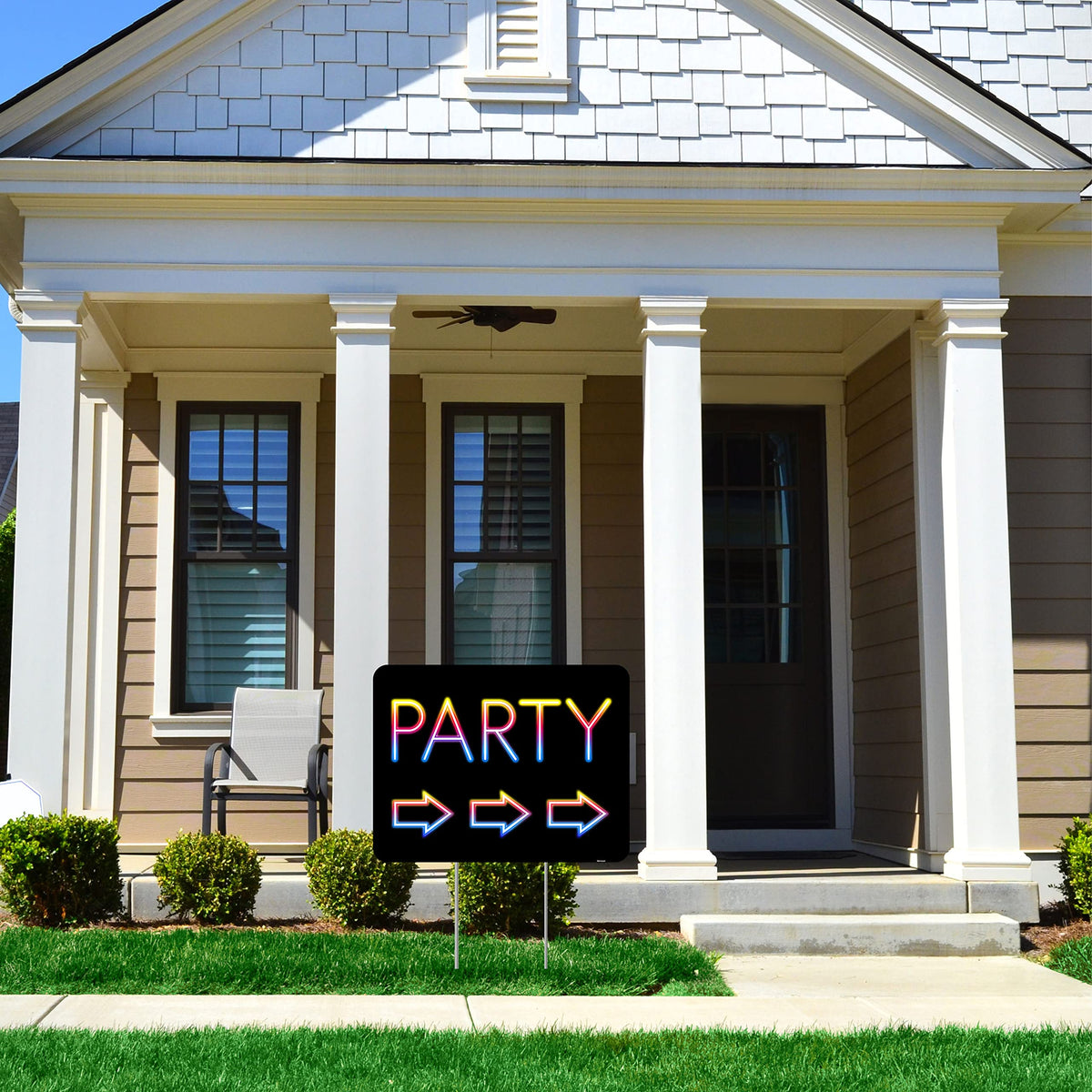 Venicor weatherproof yard signs are easy to install for quick setup.