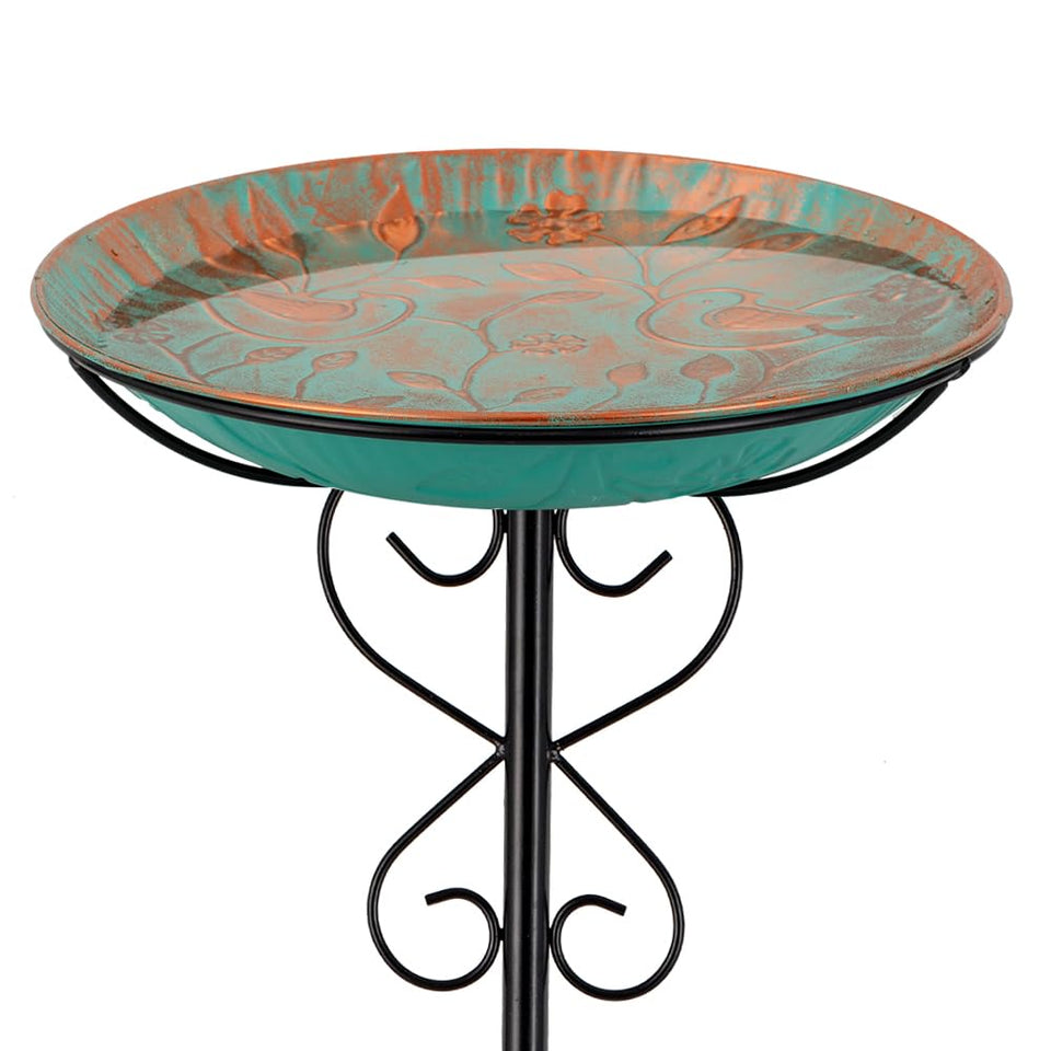 Venniy metal bird bath with green design enhances outdoor charm while inviting birds.