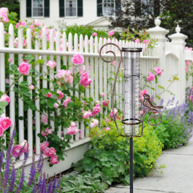 Venniy decorative weather tool doubles as yard décor.