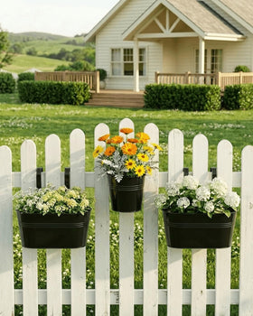 Vensovo multi-size set creates layered vertical gardens on rails or walls.