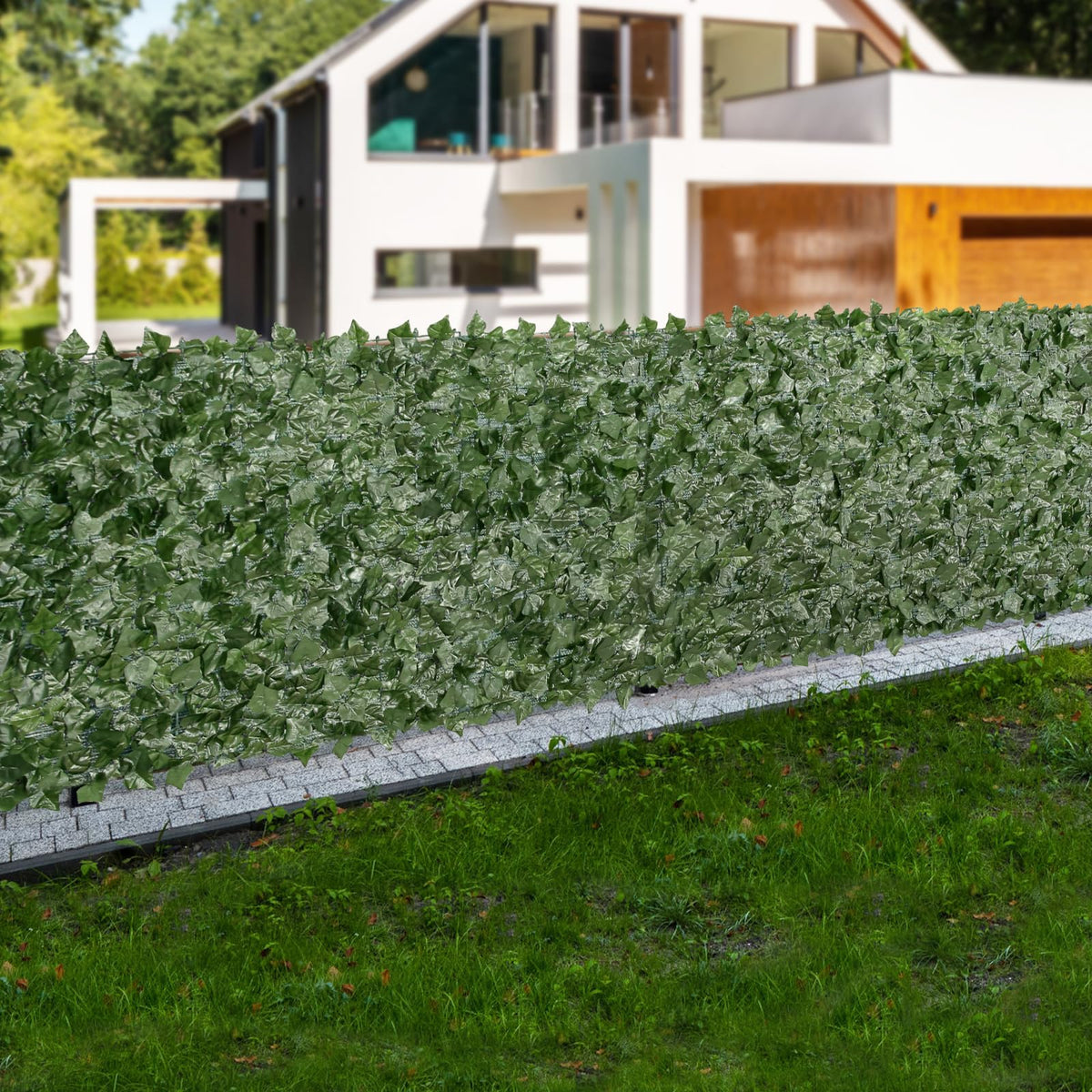VEVOR realistic leaf texture adds natural aesthetic to yard or pool area.