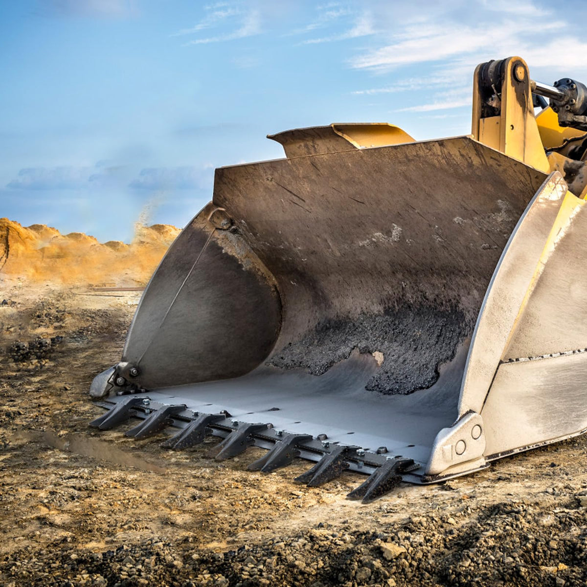 VEVOR bucket tooth bar supports high load capacity during digging