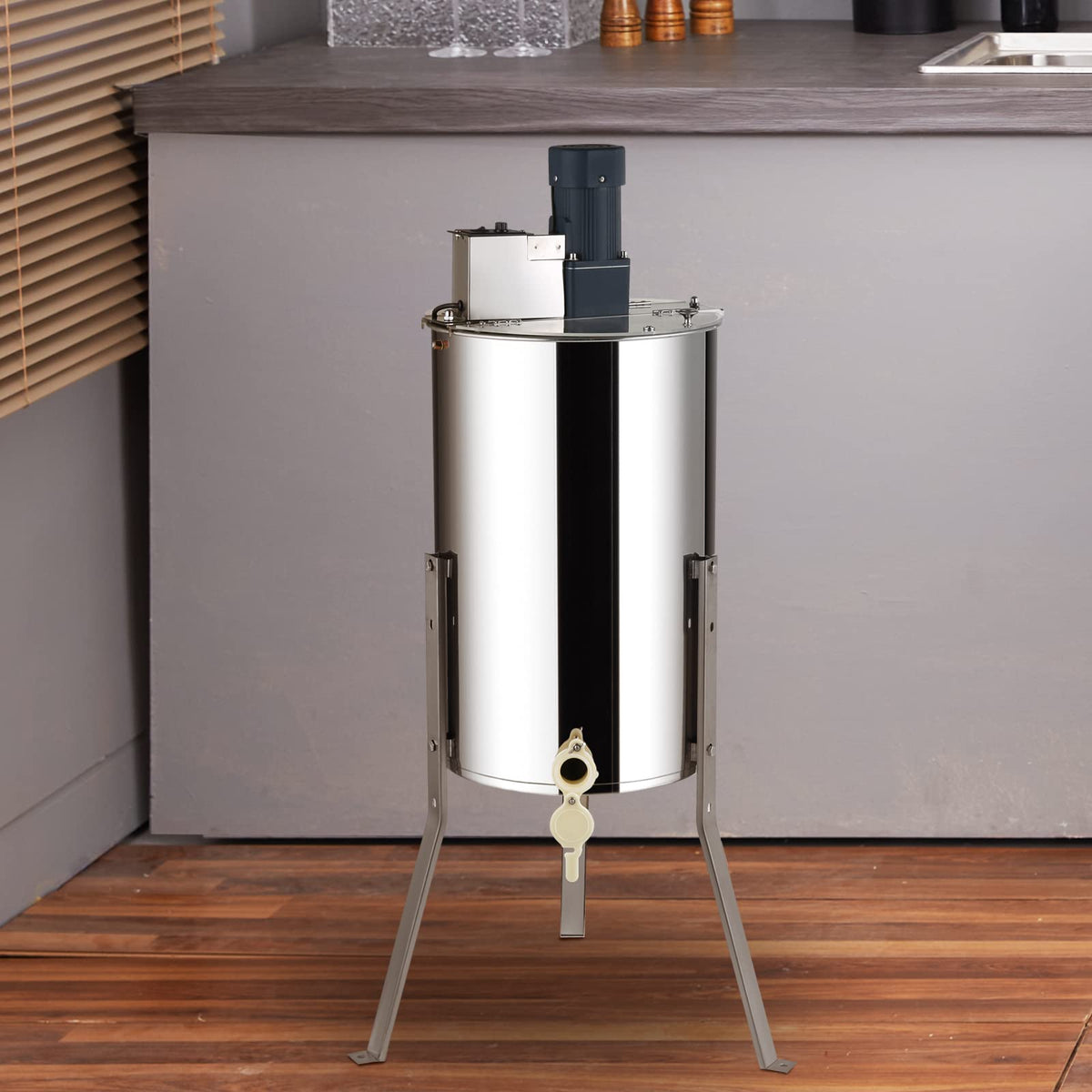 VEVOR extractor on bolted legs providing stable operation