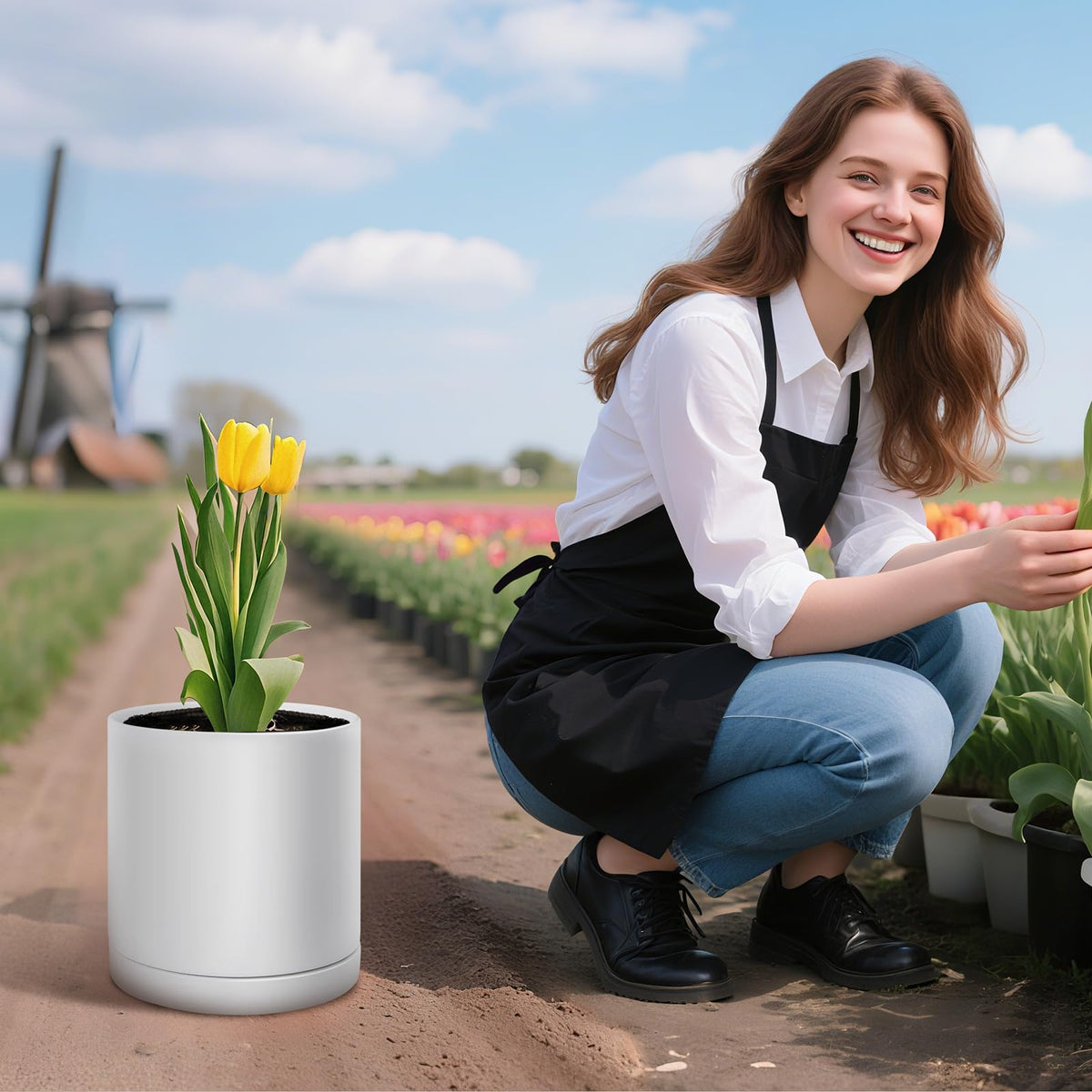 VEVOR plant pot perfect for office desks and shelves.
