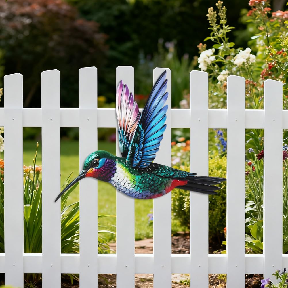 VEWOGARDEN bird wall art shows a hovering hummingbird as a dynamic focal point.