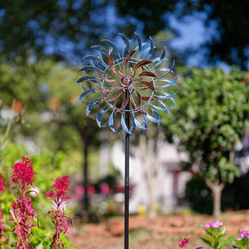 VEWOGARDEN wind spinner with 360-degree rotation spins smoothly in the breeze.
