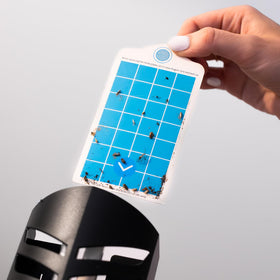 VEYOFLY glue-board close-up shows durable, non-toxic adhesive