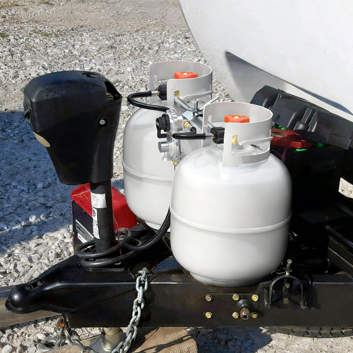 VIEAUBE dual-regulator compatibility supports two-tank RV systems.