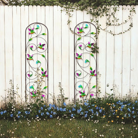 VinSees iridescent wing detail enhances decorative garden focal point.