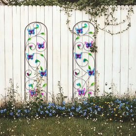 VinSees leaf curling design adds elegant detail to garden features