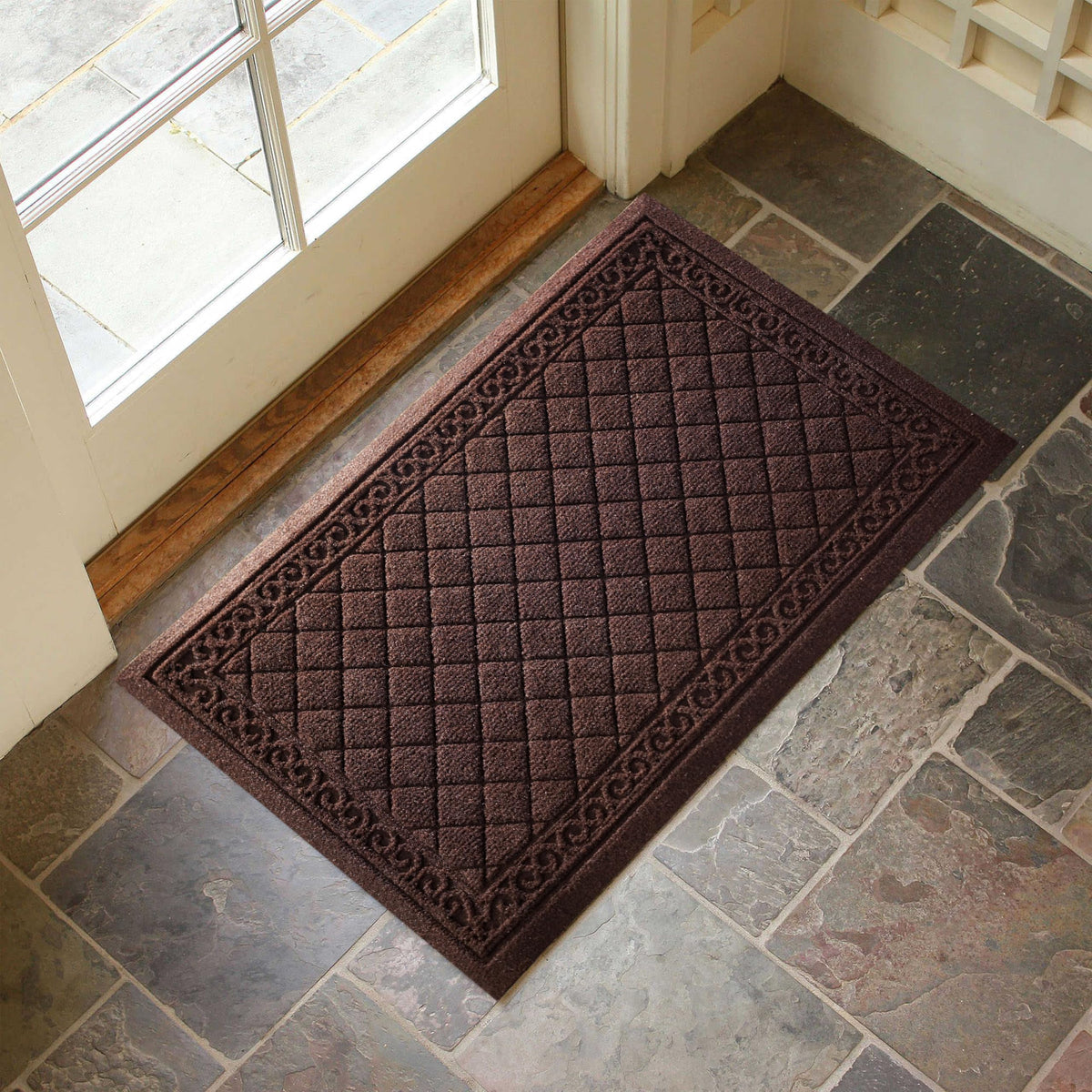 VivaNest Classic doormat back view highlights non-slip natural rubber backing