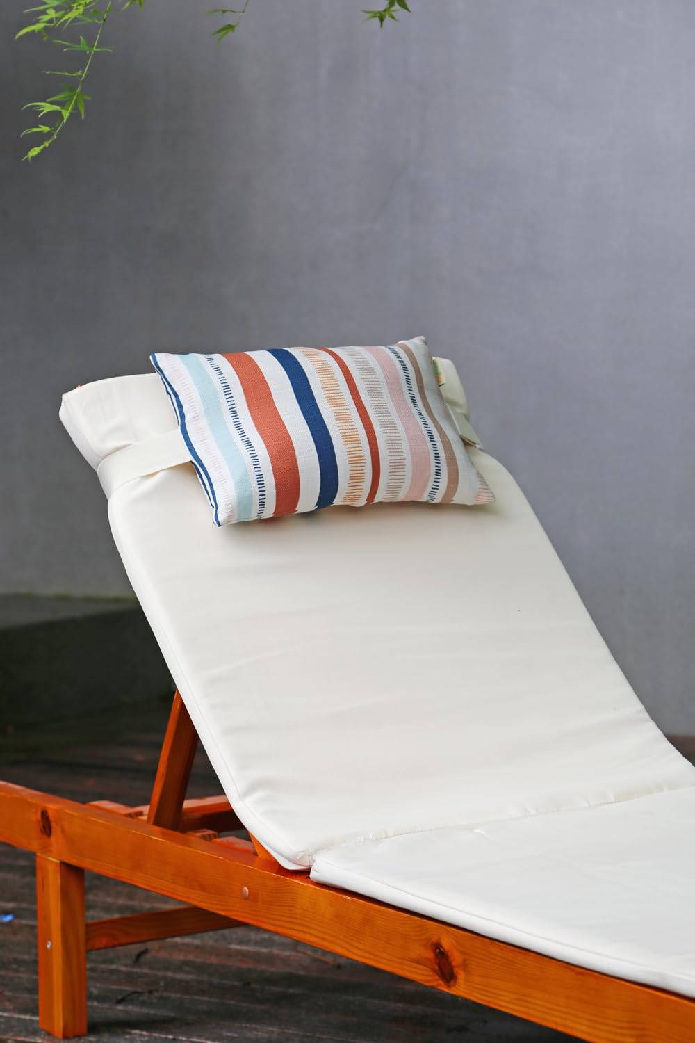 vmgreen pillow with adjustable strap fits chair backs from 16 to 65 inches.