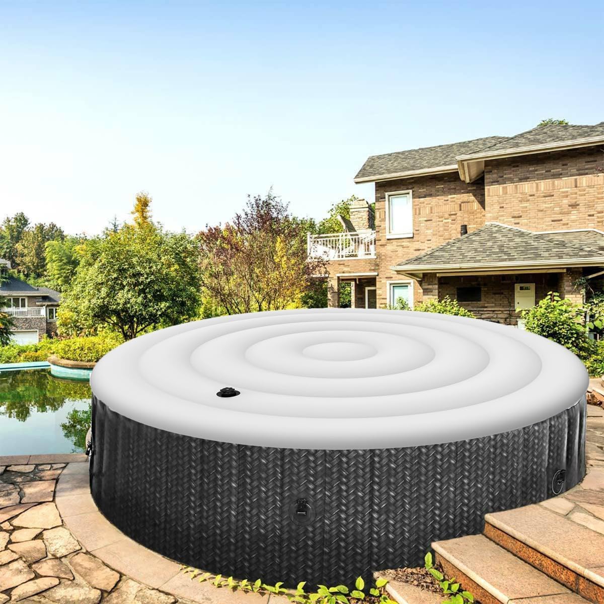 VniYors heat-retention spa cover helps maintain warmth in cooler evenings.