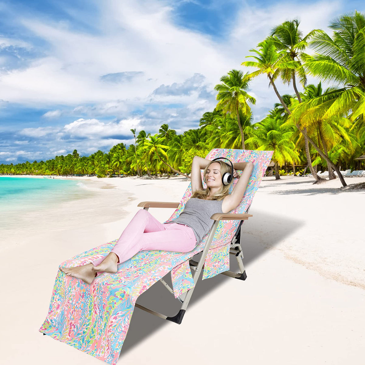 VOCOOL foldable towel with shoulder strap for easy transport.