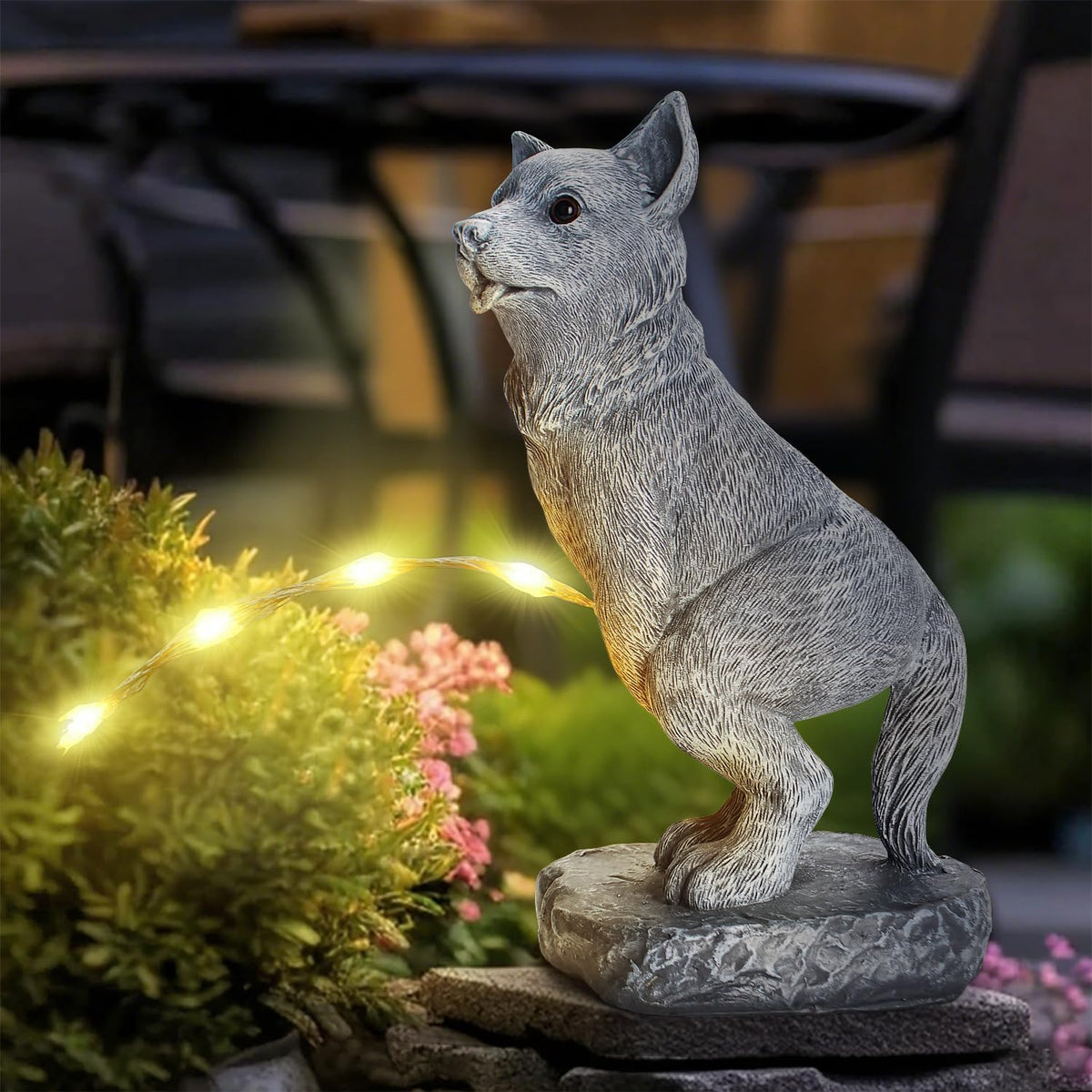 VOFSTAND maintenance-free statue is easy to clean and care for.