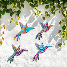 VOKPROOF hummingbird wall decor set with bright colors for garden display.