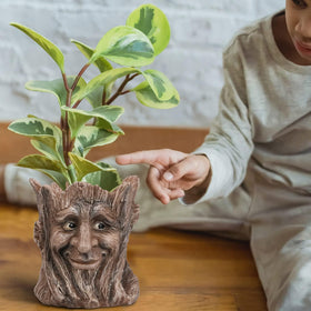 Vomiceak face planter fits desks as a stylish pen holder and decor.